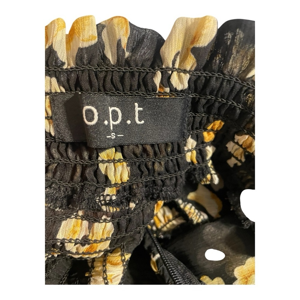 Elegant Floral Black and Yellow Ruffled Puff Sleeve Blouse - Picture 9 of 9